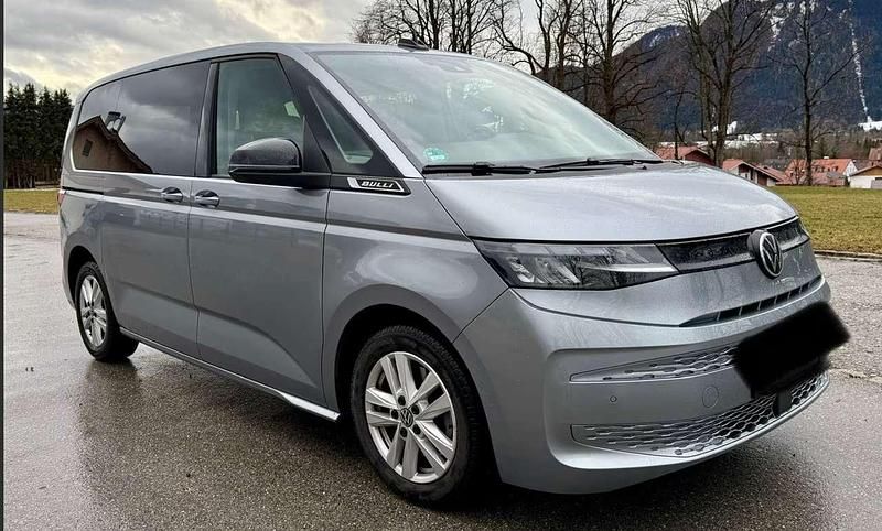 Gebraucht VW Multivan Style 150 PS (110 kW) 2023 Silber Van