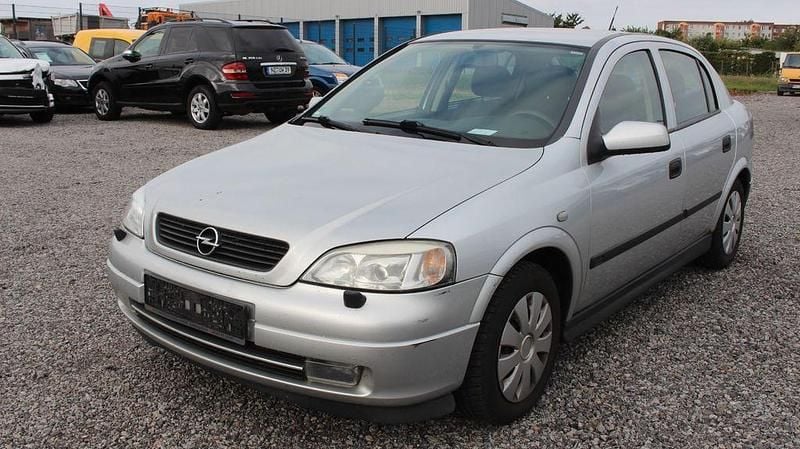 Silber Gebraucht 2002 Opel Astra Elegance Limousine | 900 € (Guter Preis) - Bild 1/4