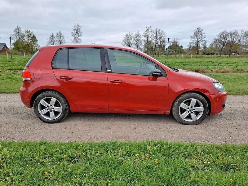 Gebraucht VW Golf VI Style 85 PS (62 kW) 2011 Rot Kleinwagen