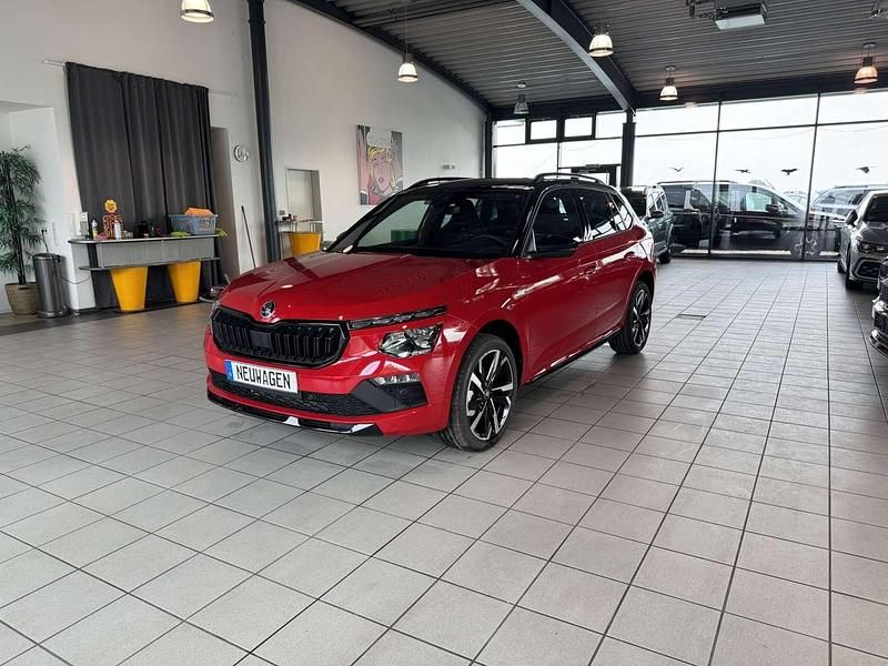 Velvet rot metallic Neu 2025 Skoda Kamiq Monte Carlo SUV | 28.490 € (Superpreis) - Bild 1/3