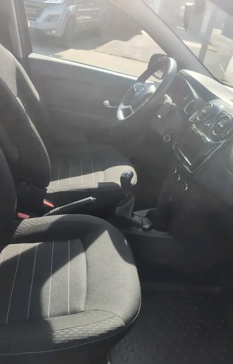 Gebraucht Dacia Logan 90 PS (66 kW) 2020 Schwarz Limousine