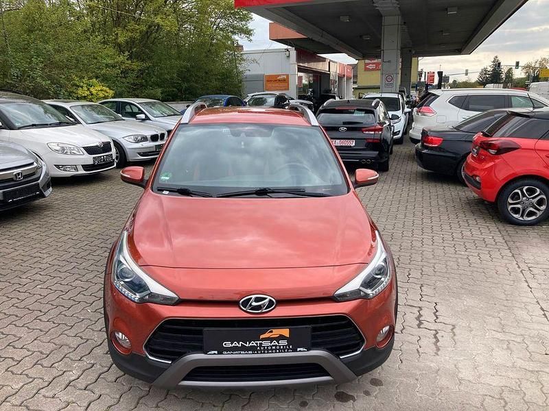 Gebraucht Hyundai i20 Active 120 PS (88 kW) 2017 Orange Limousine