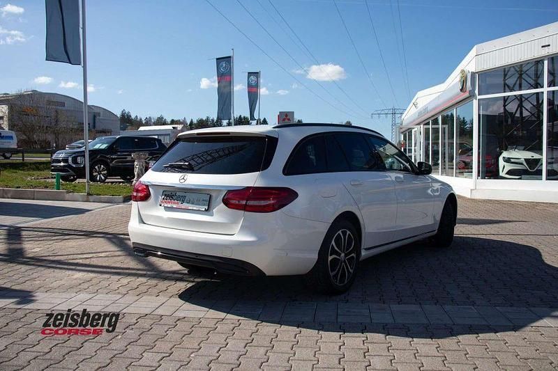 Gebraucht Mercedes C250 Night 204 PS (150 kW) 2016 Weiß Limousine