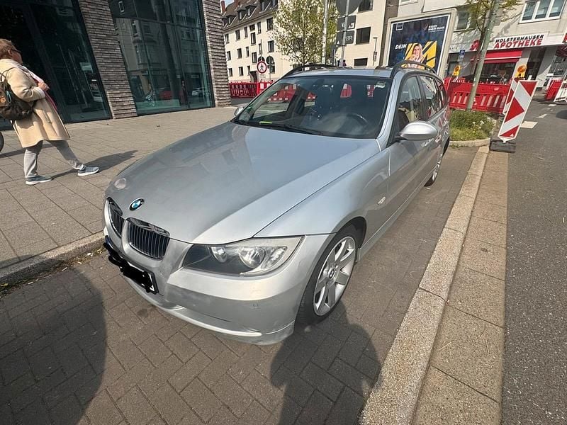 Gebraucht BMW 320 163 PS (119 kW) 2007 Silber Kombi