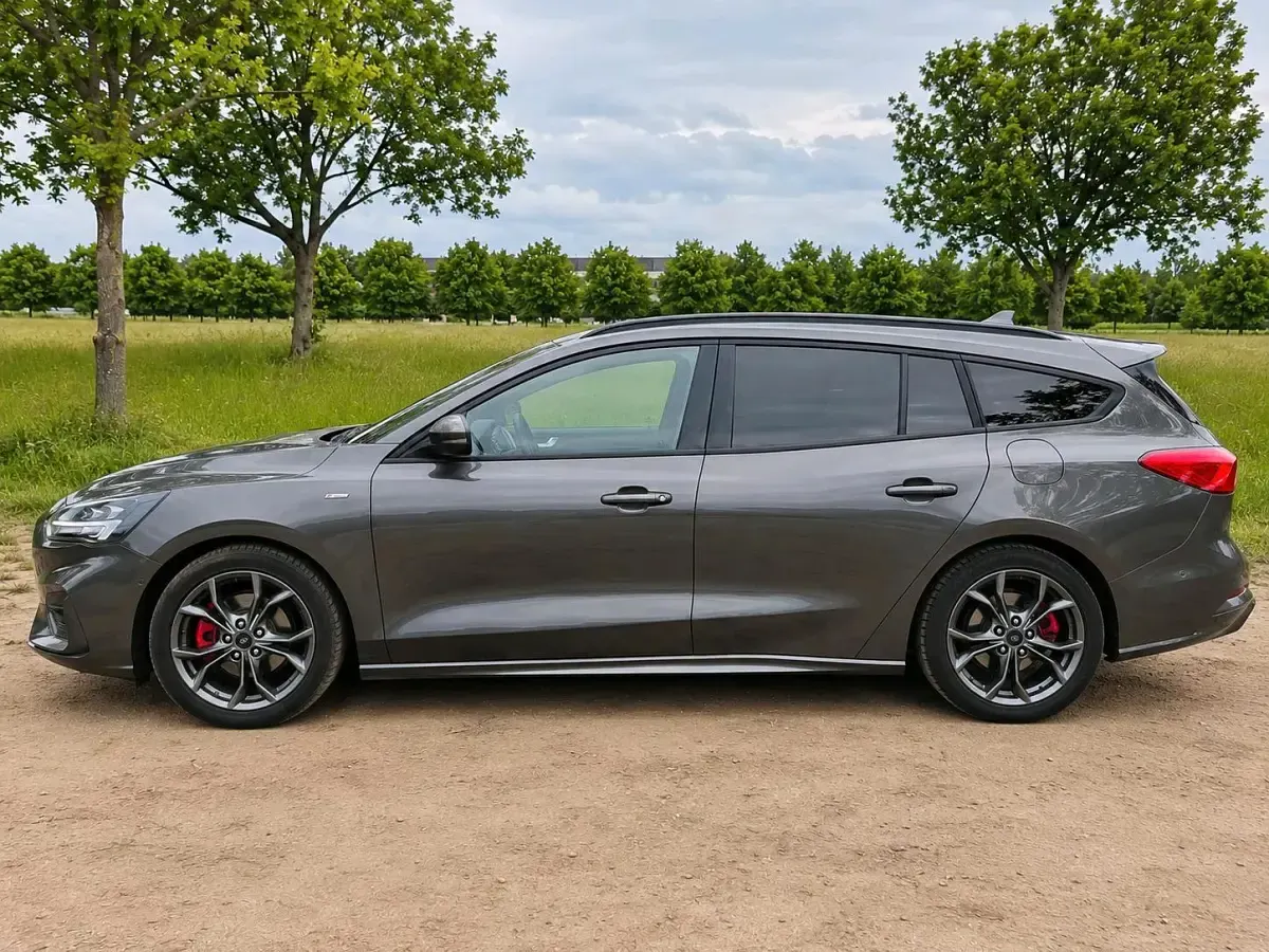 Gebraucht Ford Focus ST-Line 150 PS (110 kW) 2019 Grau Kombi
