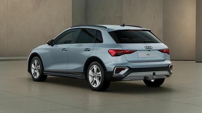 Second-hand Audi A3 Sport 150 CP (110 kW) 2025 Gri Berlinǎ