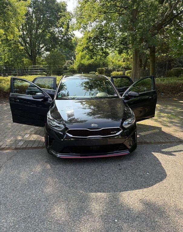 Schwarz Gebraucht 2020 Kia Ceed GT 2 Limousine | 19.500 € (Superpreis) - Bild 1/4
