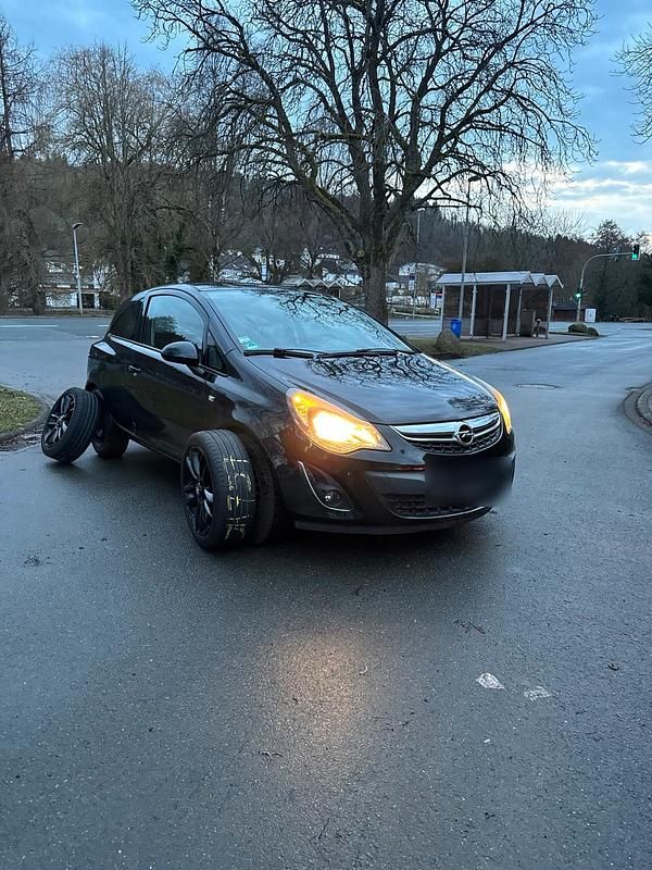 Gebraucht Opel Corsa 87 PS (63 kW) 2013 Schwarz Kleinwagen