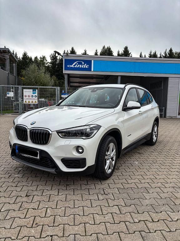 Weiß Gebraucht 2016 BMW X1 Advantage SUV | 15.500 € (Fairer Preis) - Bild 1/4