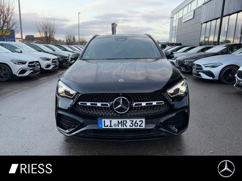 Schwarz Gebraucht 2024 Mercedes GLA200 Night SUV | 41.800 € (Fairer Preis) - Bild 1/4