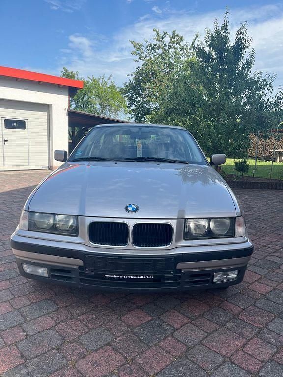 Gebraucht BMW 316 102 PS (75 kW) 1994 Silber Coupé