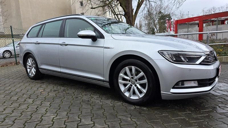 Gebraucht VW Passat 120 PS (88 kW) 2017 Silber Kombi