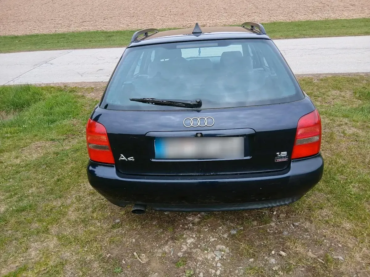 Gebraucht Audi A4 125 PS (91 kW) 1997 Blau Kombi