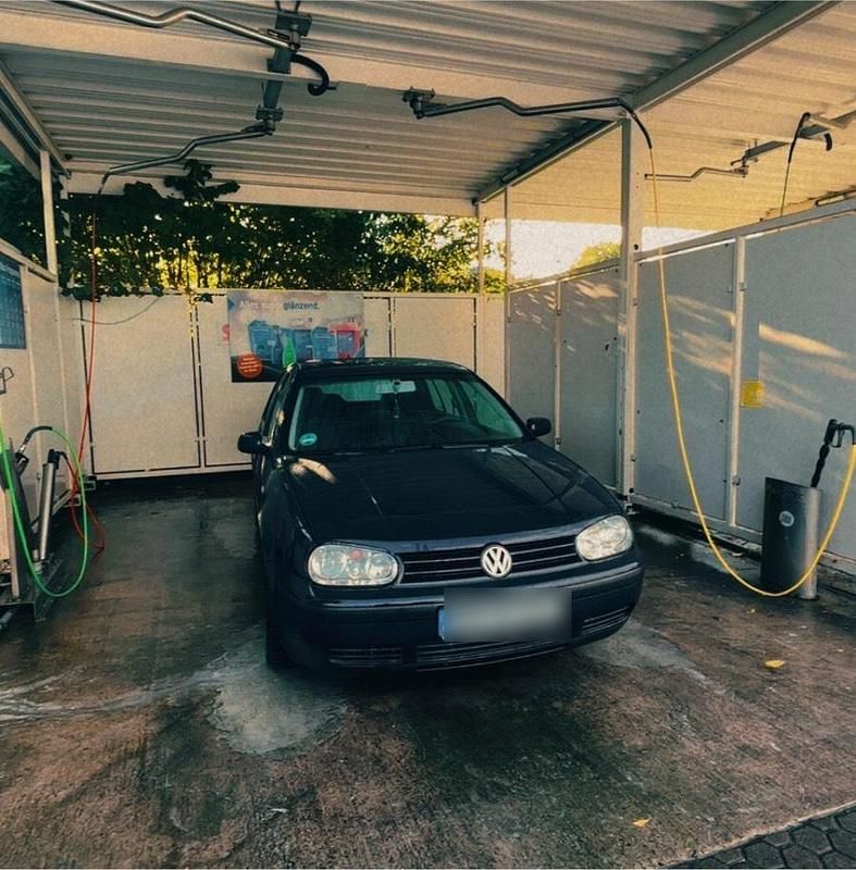 Blau Gebraucht 2003 VW Golf IV Kleinwagen | 1.350 € (Fairer Preis) - Bild 1/3