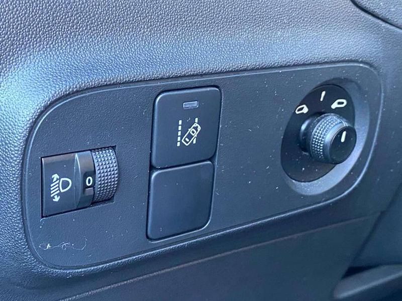 Gebraucht Citroën C3 Feel 68 PS (50 kW) 2017 Lackierung schwarz perla nera/ Kleinwagen