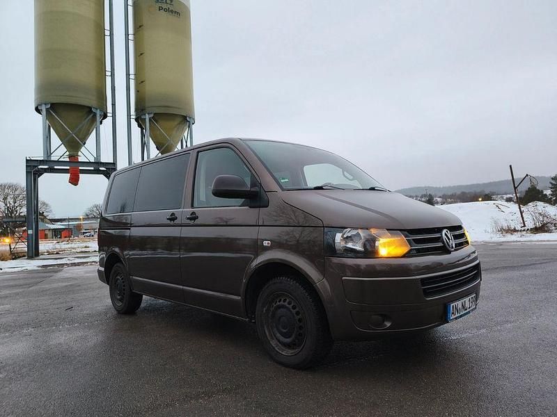 Braun Gebraucht 2010 VW Multivan Van | 15.500 € - Bild 1/4