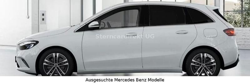 Gebraucht Mercedes B200 Progressive 163 PS (119 kW) 2024 Weiß Van / Kleinbus