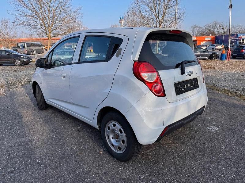 Gebraucht Chevrolet Spark 68 PS (50 kW) 2013 Weiß Kleinwagen