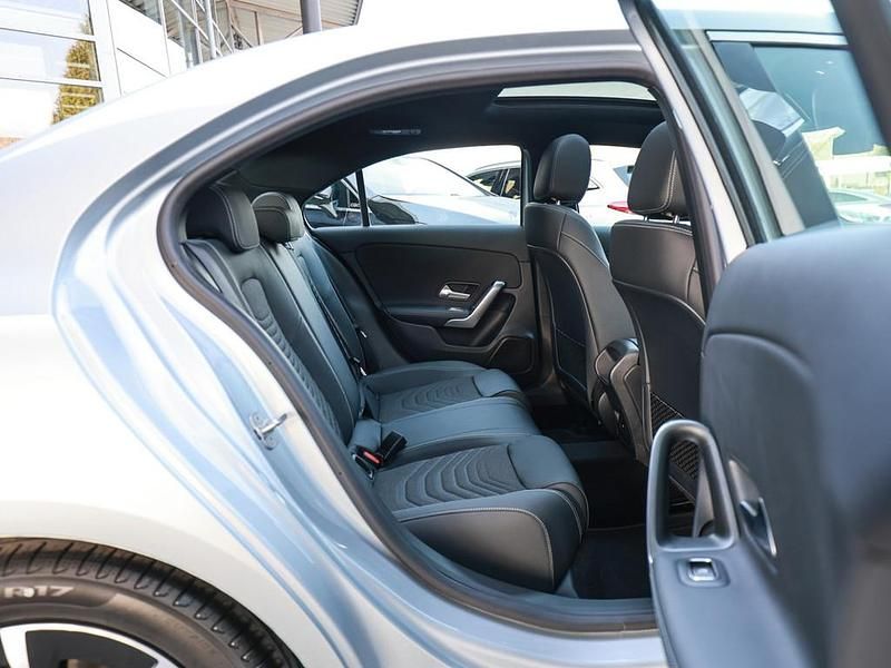 Gebraucht Mercedes A200 Advanced 163 PS (119 kW) 2026 Silber / hightechsilber Limousine