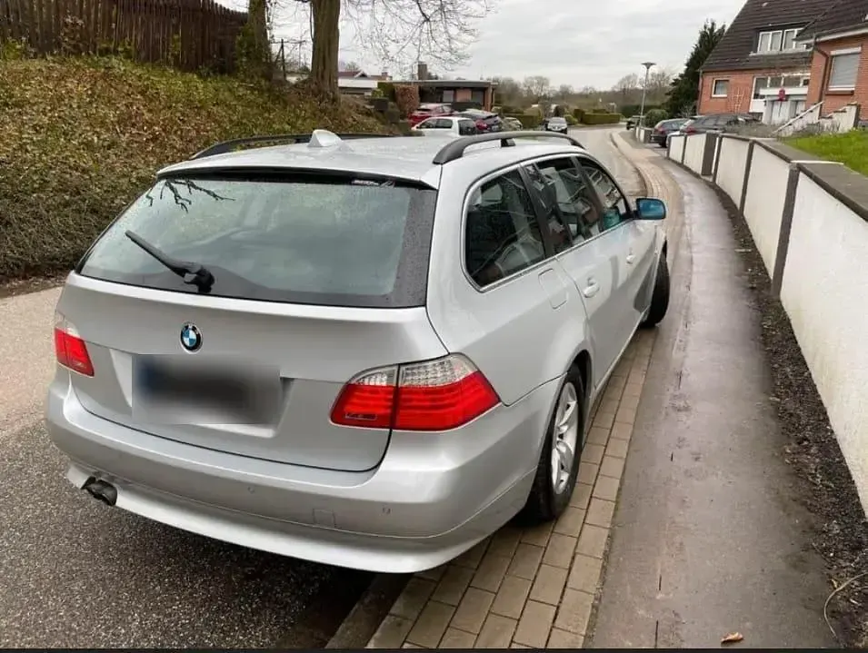 Gebraucht BMW 525 196 PS (144 kW) 2007 Silber Kombi