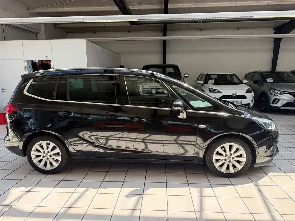 Gebraucht Opel Zafira Innovation 140 PS (102 kW) 2018 Black meet kettle Van / Kleinbus