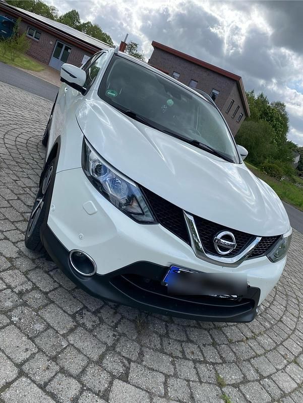 Andere außenfarben Gebraucht 2016 Nissan Qashqai SUV | 12.050 € (Fairer Preis) - Bild 1/4
