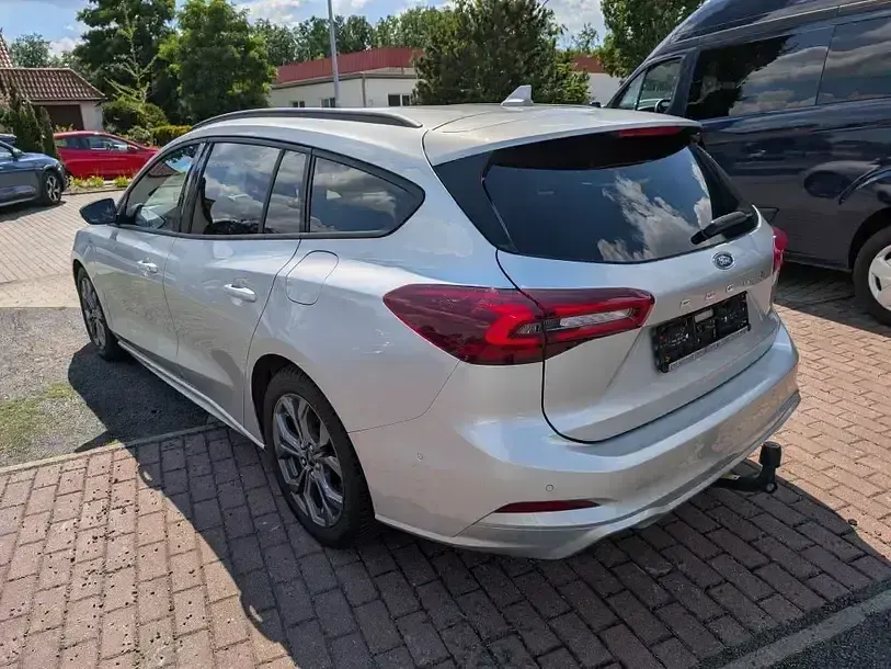Gebraucht Ford Focus ST-Line X 155 PS (114 kW) 2025 Silber Limousine