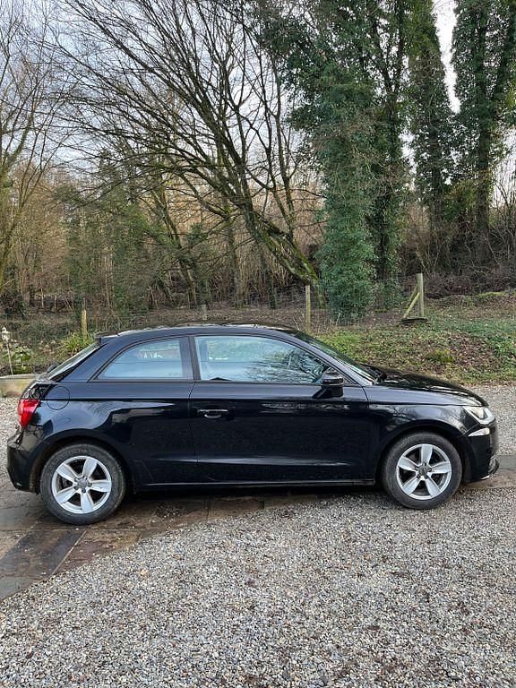 Second-hand Audi A1 90 CP (66 kW) 2015 Negru Hatchback