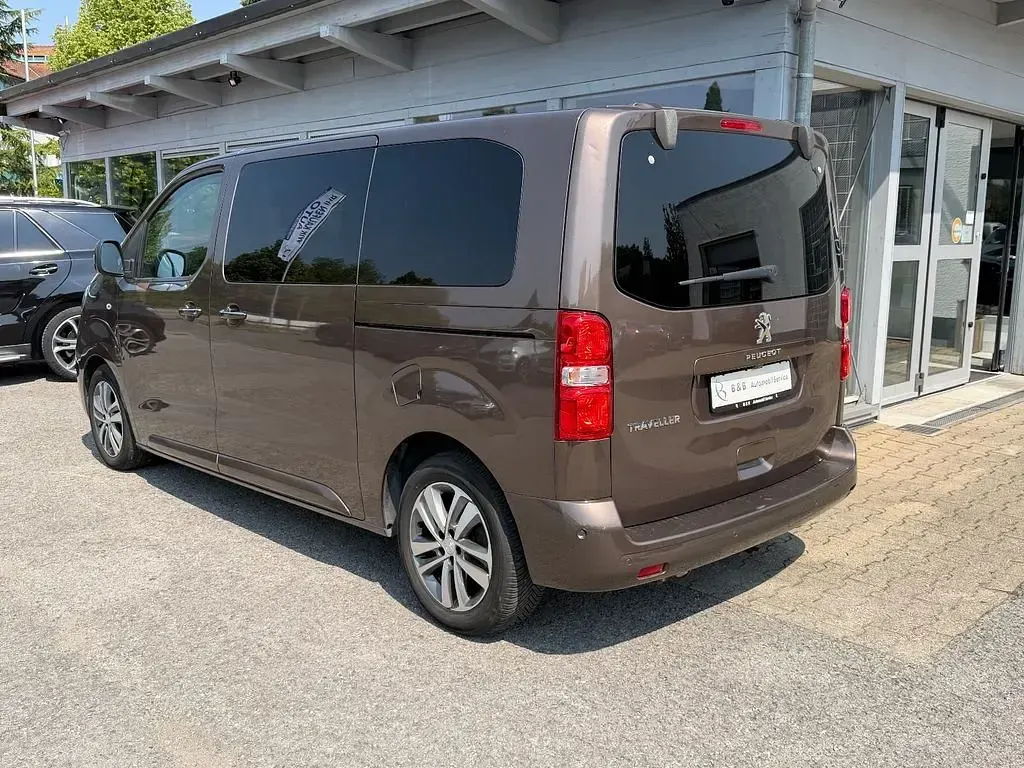 Gebraucht Peugeot Traveller 150 PS (110 kW) 2018 Braun Van / Kleinbus