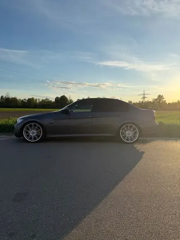Gebraucht BMW 325 M Sport 197 PS (144 kW) 2007 Grau Limousine