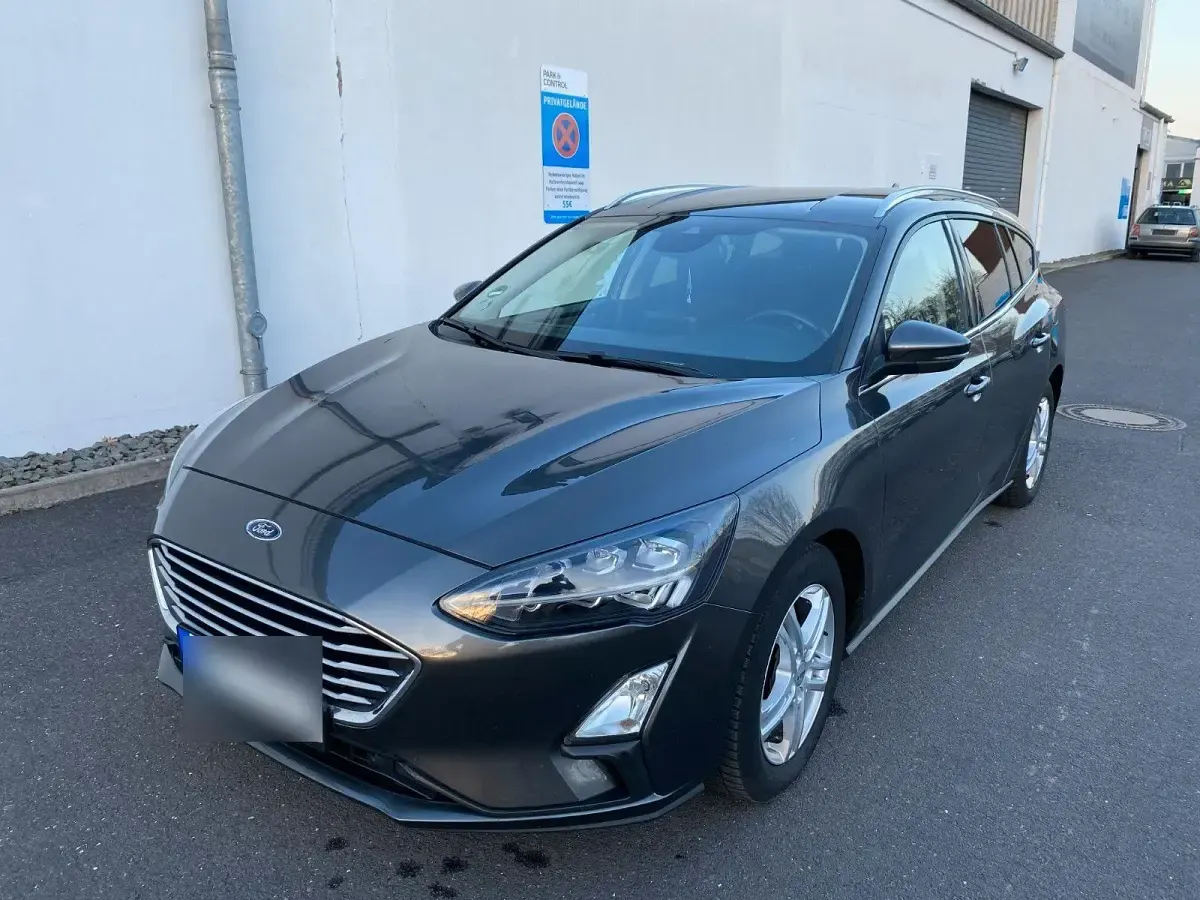 Gebraucht Ford Focus Trend 120 PS (88 kW) 2019 Grau Kombi