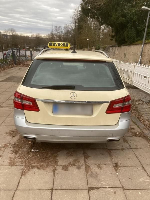 Gebraucht Mercedes E220 170 PS (125 kW) 2012 Beige Kombi
