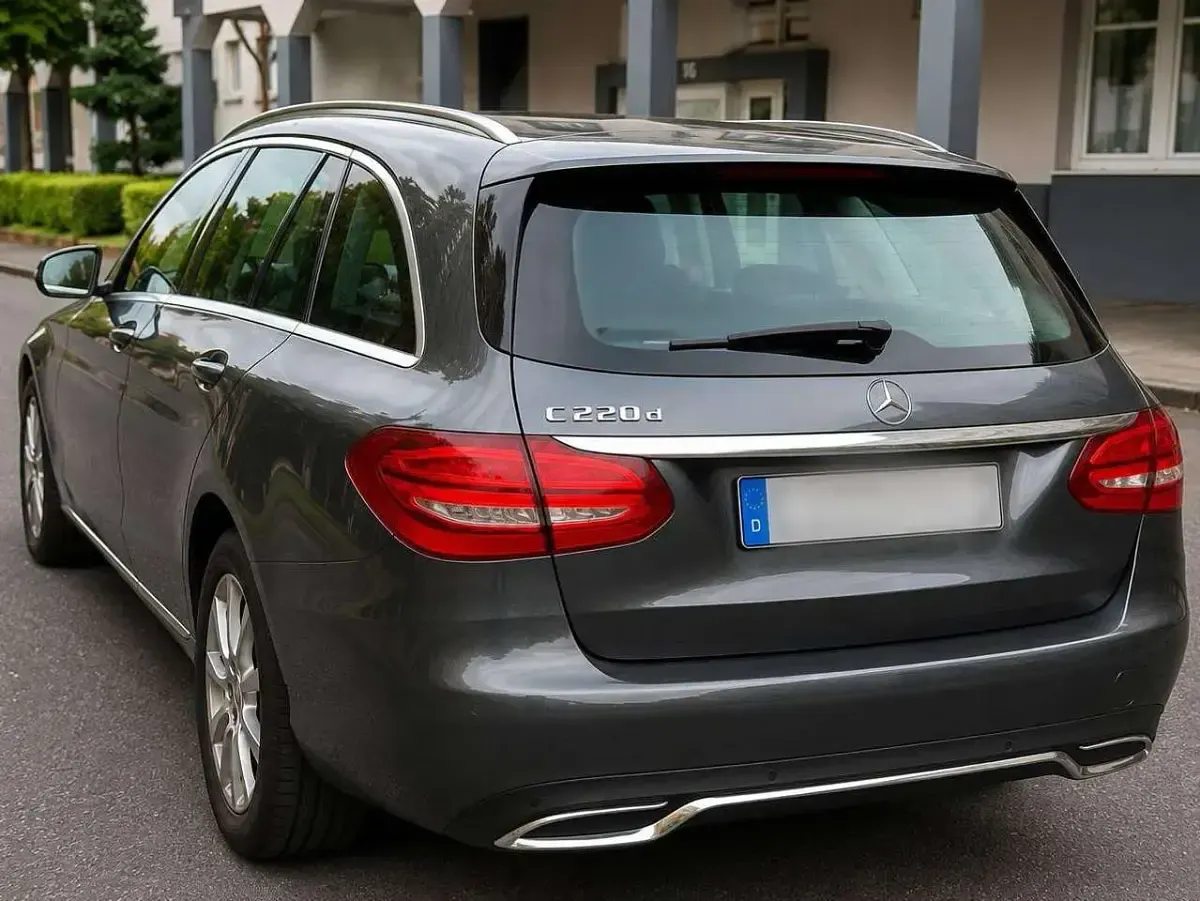 Gebraucht Mercedes C220 Avantgarde 170 PS (125 kW) 2015 Grau Kombi
