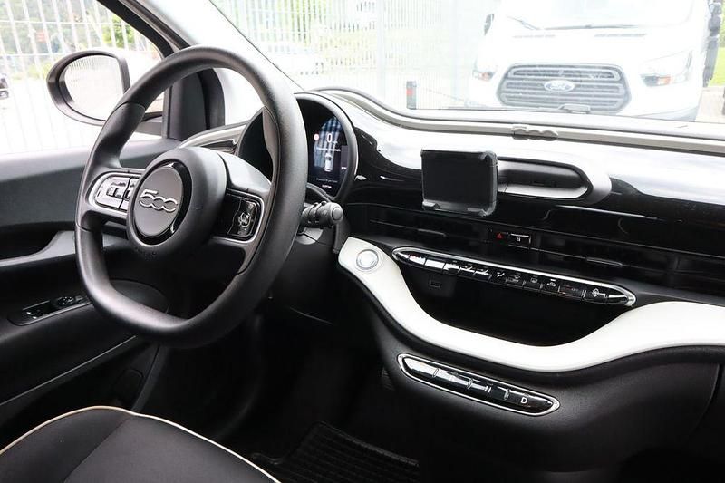 Gebraucht Fiat 500e Action 69 kW (95 PS) 2023 Weiß