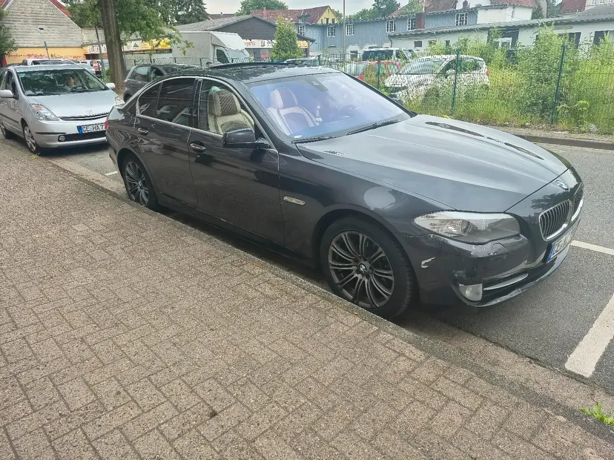 Gebraucht BMW 525 M Sport 218 PS (160 kW) 2013 Grau Limousine