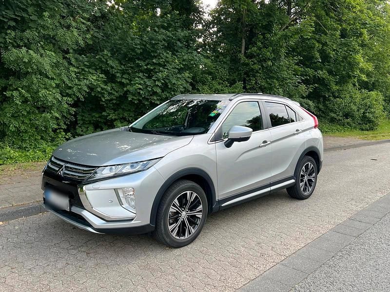 Silber Gebraucht 2019 Mitsubishi Eclipse Cross SUV | 15.450 € (Guter Preis) - Bild 1/4