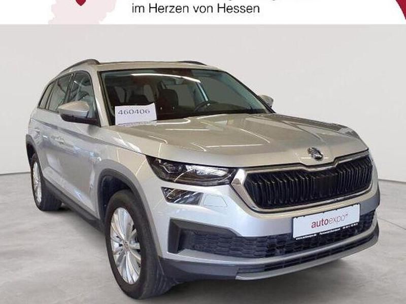 Brilliantsilber metallic Gebraucht 2024 Skoda Kodiaq Ambition SUV | 28.790 € - Bild 1/4