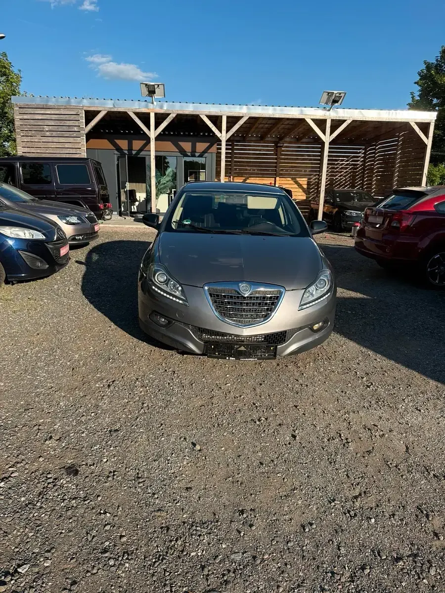 Gebraucht Lancia Delta 128 PS (94 kW) 2011 Kleinwagen