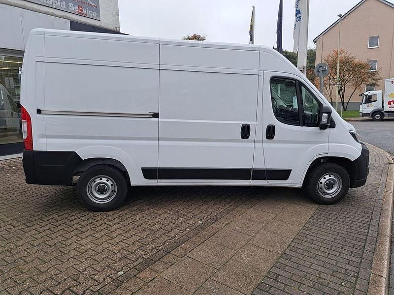 Gebraucht Peugeot Boxer 140 PS (102 kW) 2025 Weiß Van