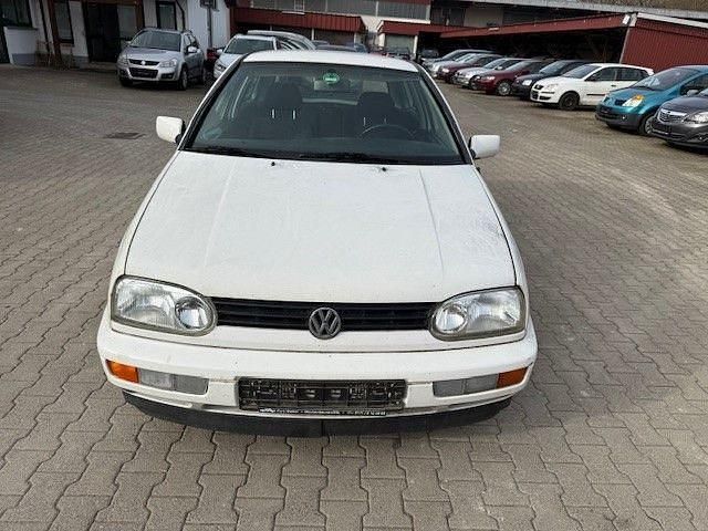 Gebraucht VW Golf III 75 PS (55 kW) 1995 Weiß Kleinwagen