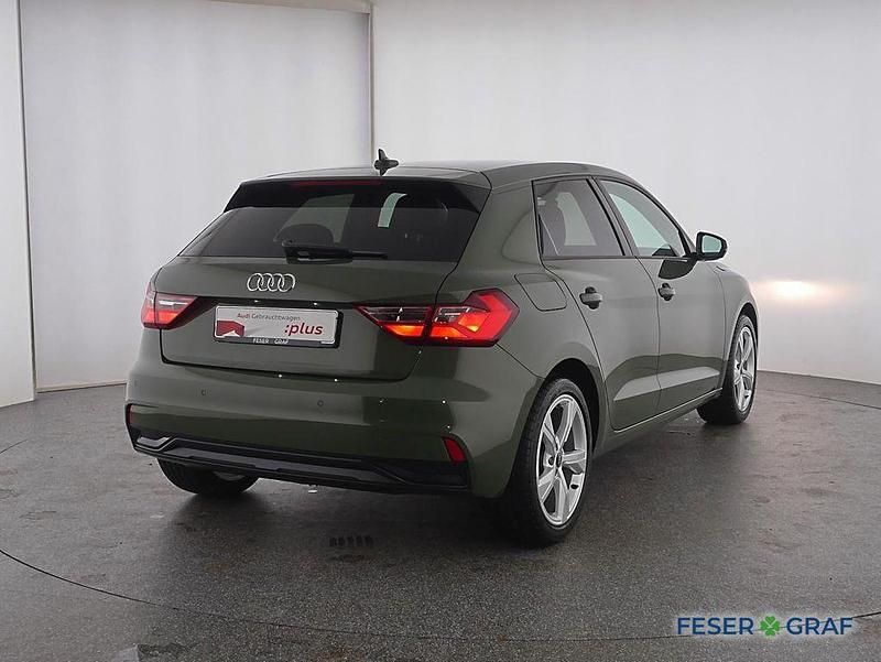 Gebraucht Audi A1 Sportback Advanced 95 PS (69 kW) 2025 Distriktgrün metallic Kleinwagen