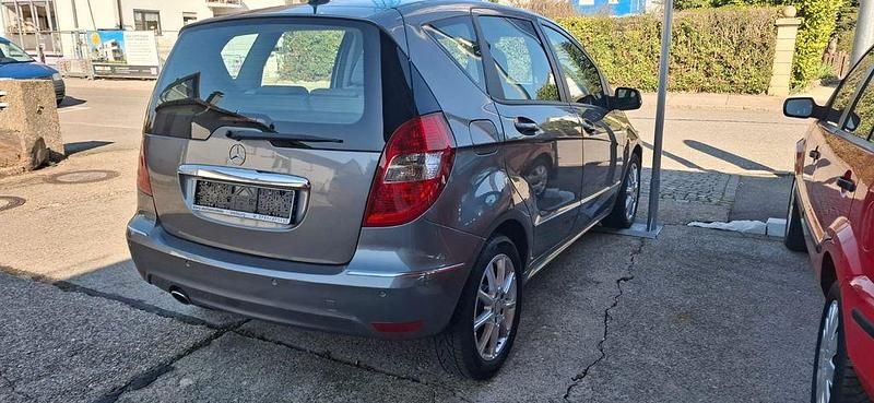 Gebraucht Mercedes A180 Edition 116 PS (85 kW) 2010 Grau Limousine