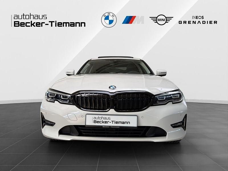 Gebraucht BMW 320e 204 PS (150 kW) 2021 Alpinweiß uni Limousine