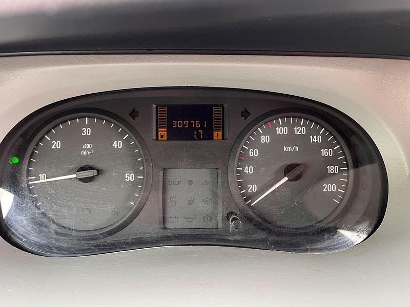 Gebraucht Opel Vivaro 114 PS (83 kW) 2007 Weiß Van / Kleinbus