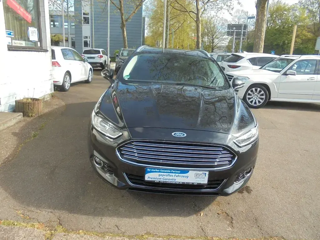 Gebraucht Ford Mondeo Titanium 179 PS (131 kW) 2015 Schwarz Limousine