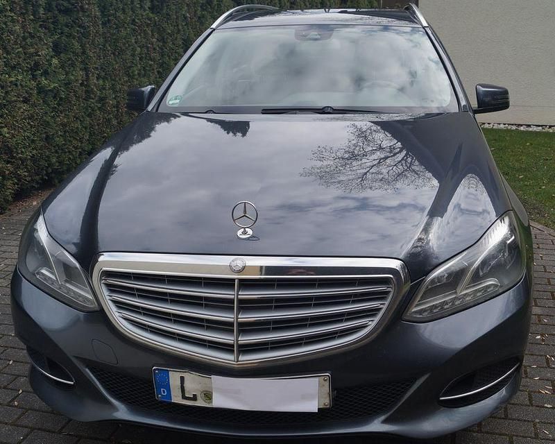 Gebraucht Mercedes E200 136 PS (100 kW) 2013 Blau Kombi