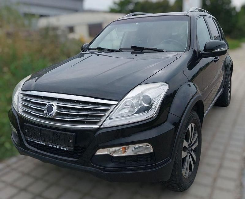 Schwarz Gebraucht 2015 Ssangyong Rexton Sapphire SUV | 14.000 € (Fairer Preis) - Bild 1/4