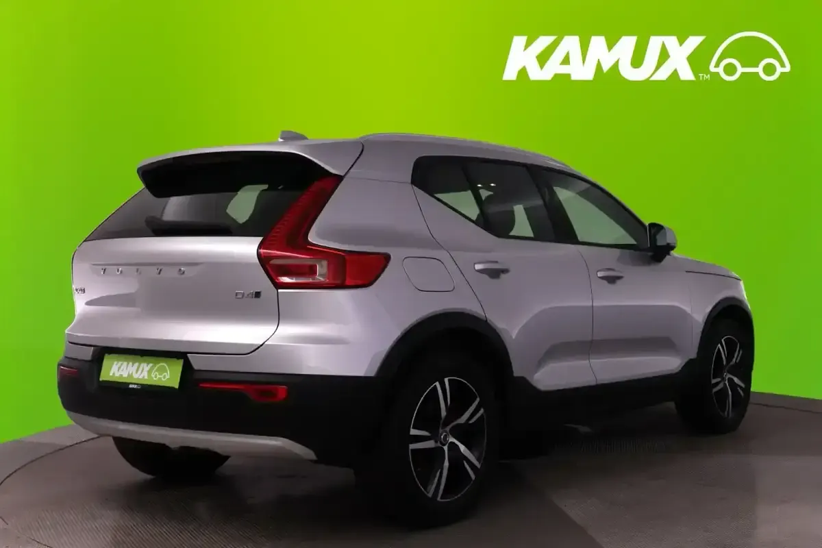 Gebraucht Volvo XC40 Momentum 190 PS (139 kW) 2018 Silber / grau SUV