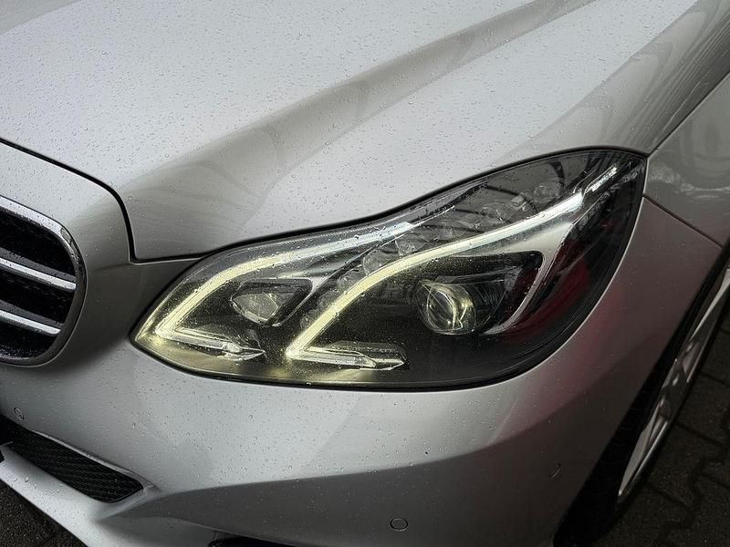 Gebraucht Mercedes E250 Avantgarde 204 PS (150 kW) 2015 Silber Limousine