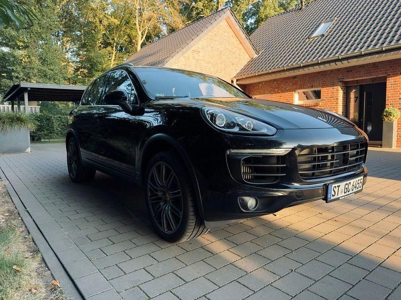 Schwarz Gebraucht 2016 Porsche Cayenne S SUV | 30.600 € (Superpreis) - Bild 1/4